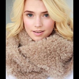 Chunky Super Soft Fur Infinity Scarf